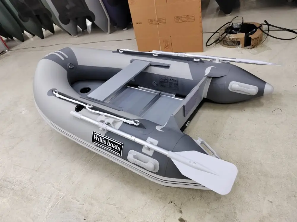 Nafukovací člun Willis boats RY-BD240 v šedo-šedé barvě se skládací dřevěnou podlahou Značkový