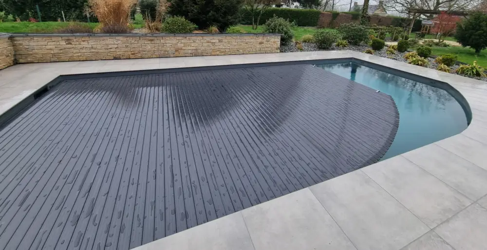 CF. Group Lamelový kryt bazénu Contura obdélníkový 400 × 300 cm - křišťálově černý, Polykarbonátové solární lamely Speciální Cena